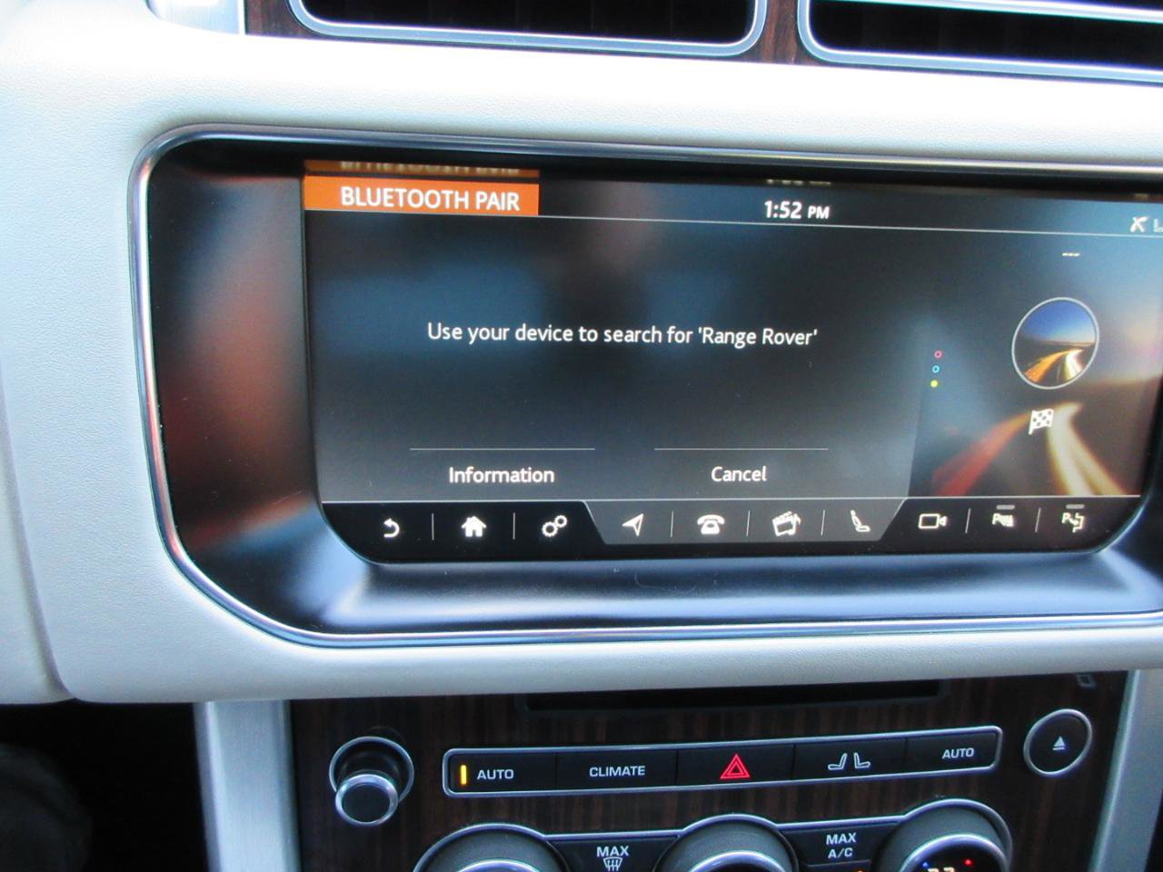 Used 2017 Land Rover Range Rover Supercharged image 65