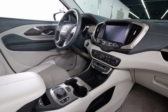 Used 2024 GMC Terrain Denali w/ Black Diamond Edition image 25