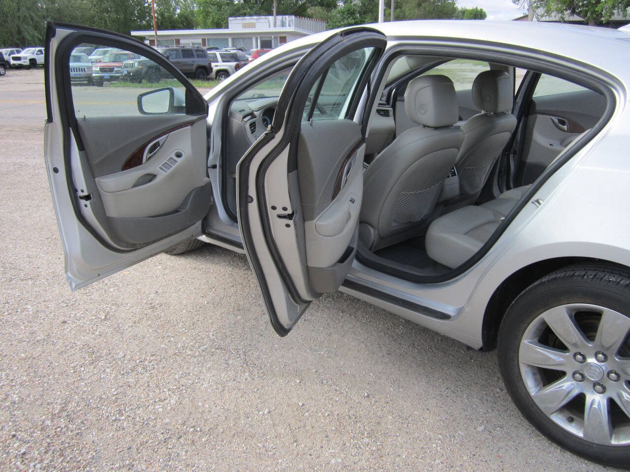 Used 2010 Buick LaCrosse CXL w/ Luxury Package FWD image 9