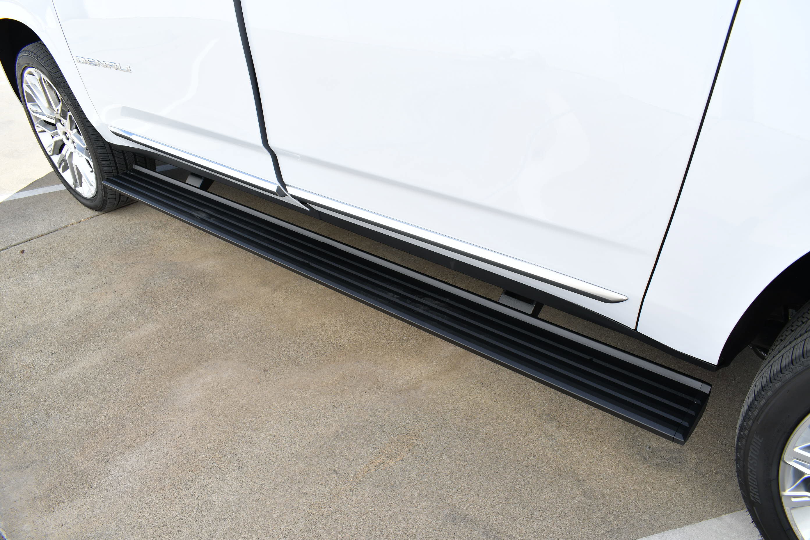 New 2026 GMC Yukon XL Denali w/ Denali Reserve Package image 9