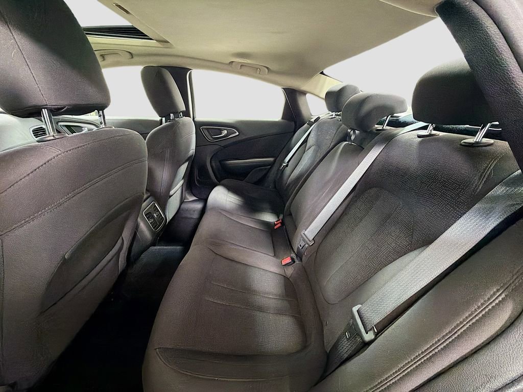 Used 2015 Chrysler 200 Limited w/ Convenience Group image 25