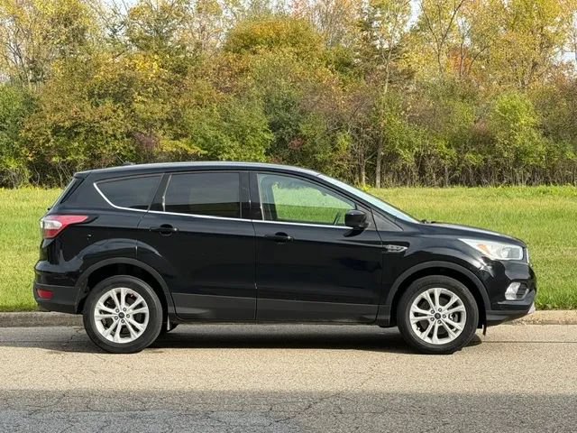 Used 2017 Ford Escape SE w/ SE Cold Weather Package AWD/4WD image 31