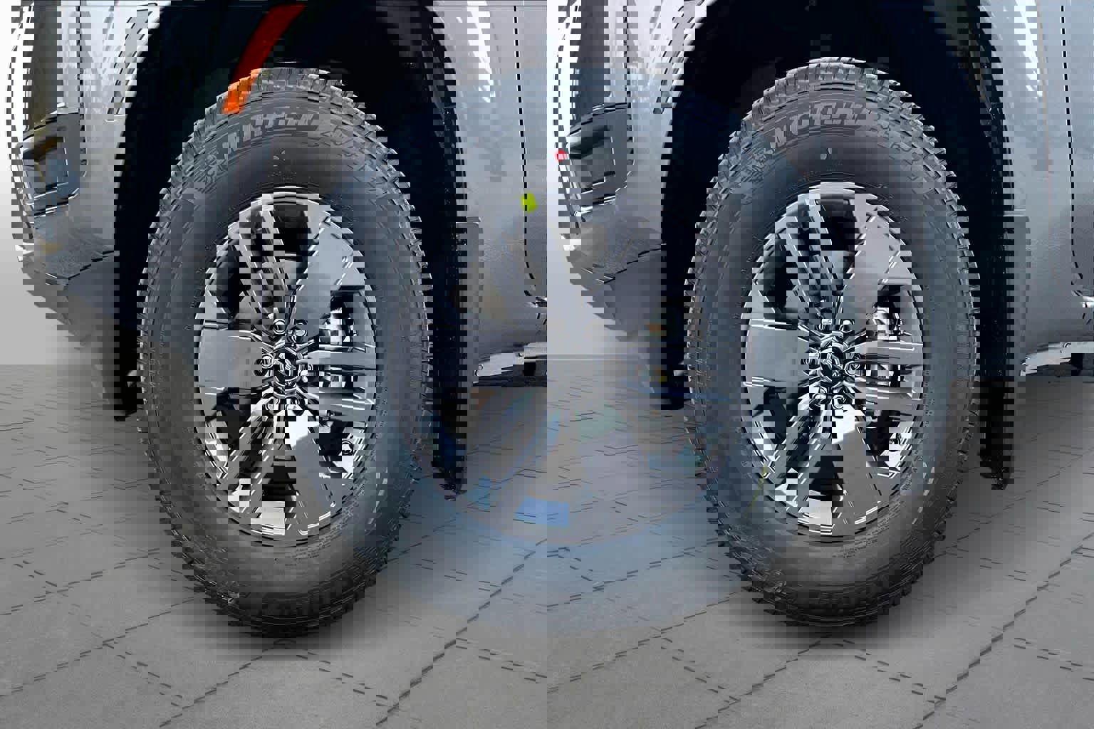 New 2026 Nissan Frontier SV image 9