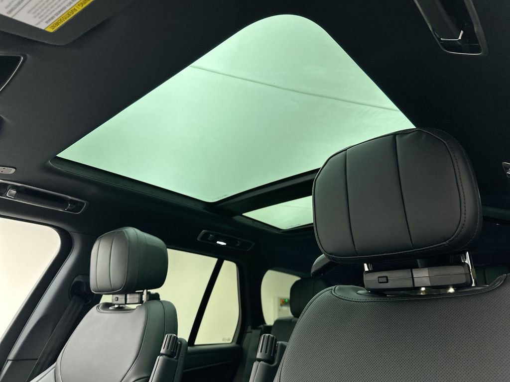 New 2026 Land Rover Range Rover SE image 19