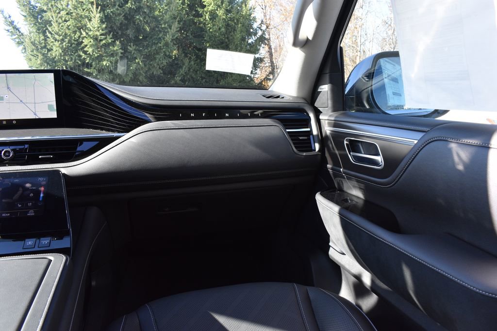 New 2025 INFINITI QX80 Luxe image 14