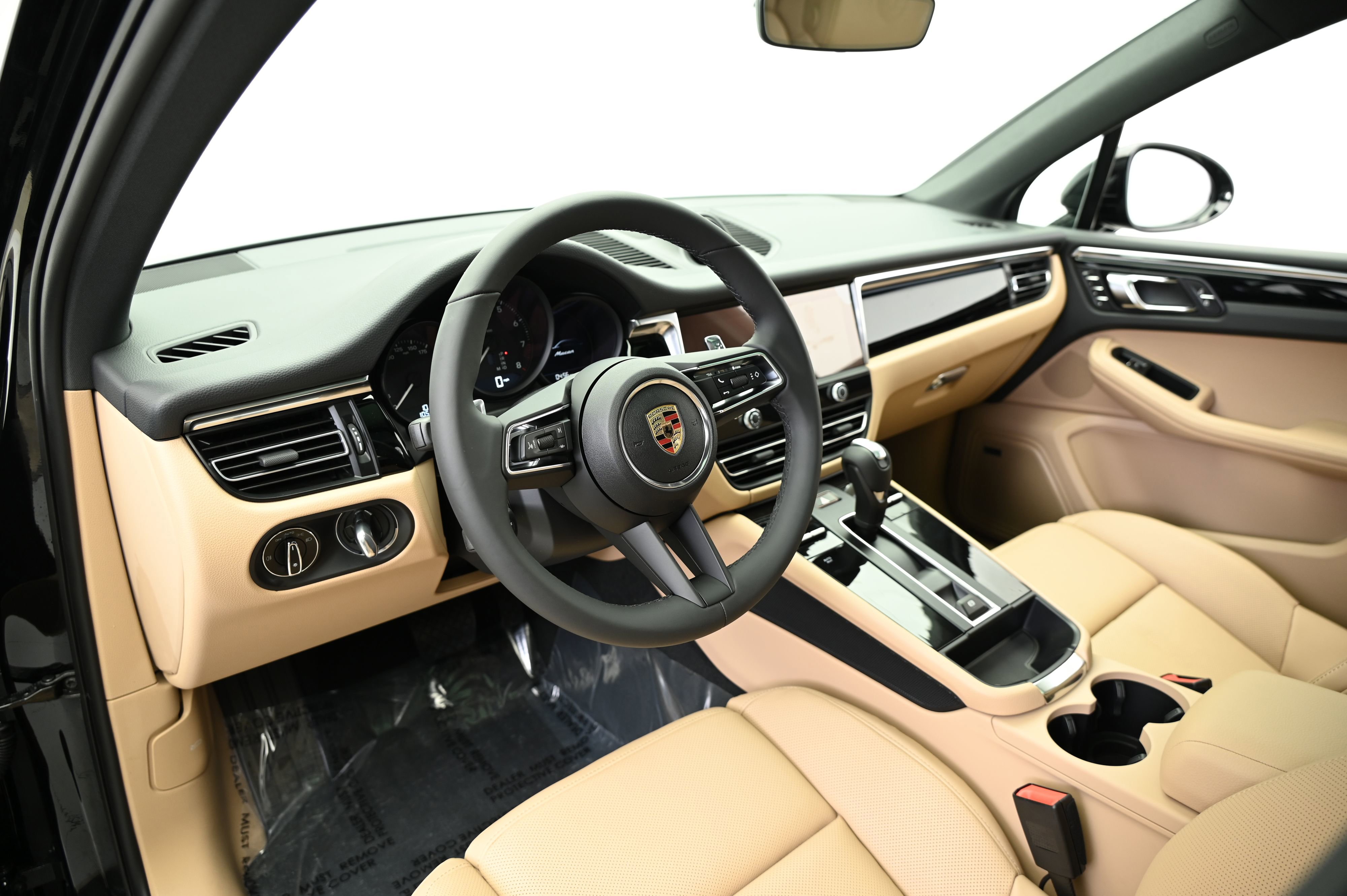 Used 2025 Porsche Macan image 38