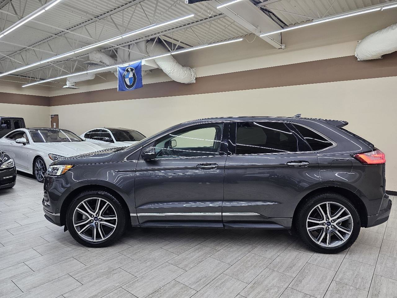 Used 2019 Ford Edge Titanium w/ Equipment Group 301A FWD image 10
