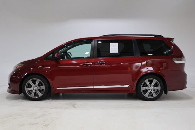 Used 2017 Toyota Sienna SE w/ SE Preferred Package FWD image 4