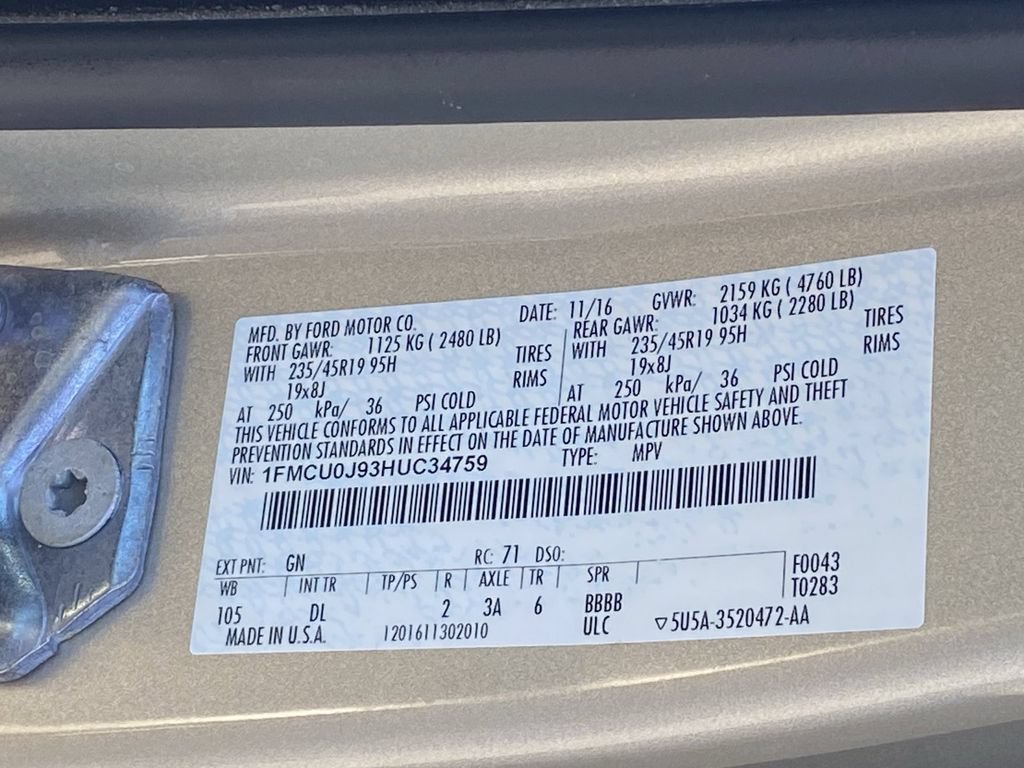 Used 2017 Ford Escape Titanium FWD image 33