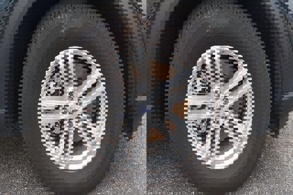 Used 2024 Ford Explorer XLT image 8