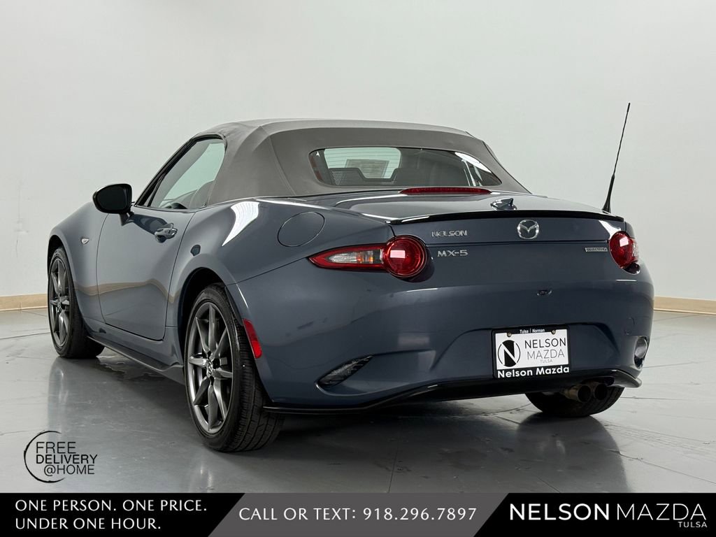 Used 2020 MAZDA MX-5 Miata Grand Touring w/ Appearance Package RWD image 9