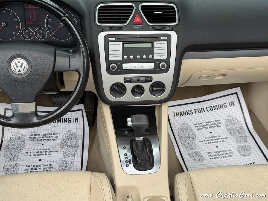 Used 2008 Volkswagen Eos 2.0T FWD image 18