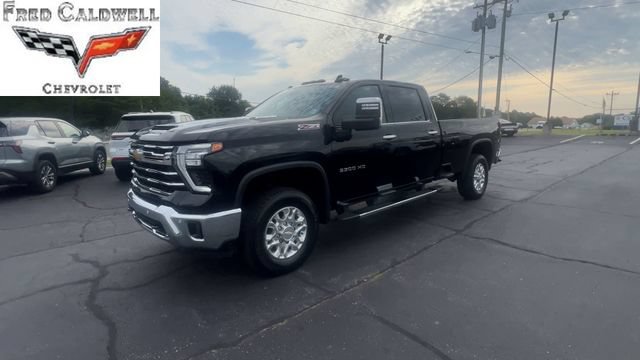 Certified 2025 Chevrolet Silverado 3500 LTZ w/ LTZ Premium Package AWD/4WD image 4
