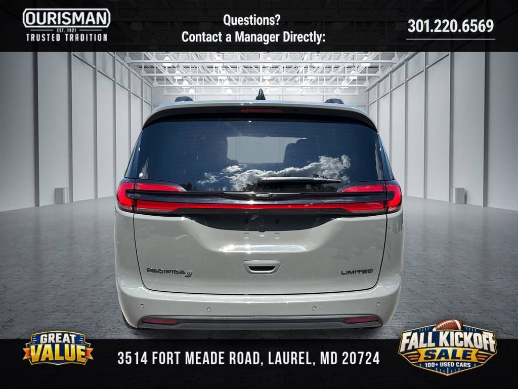 Used 2025 Chrysler Pacifica Limited FWD image 5
