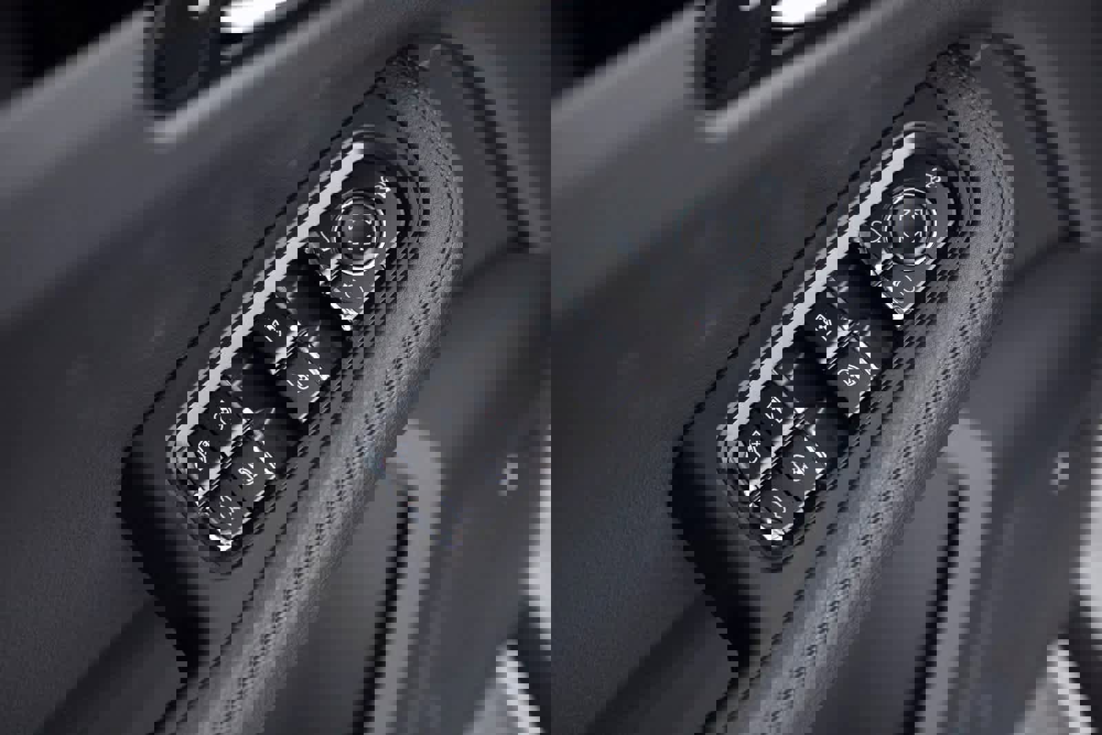 Certified 2025 Porsche Macan image 19