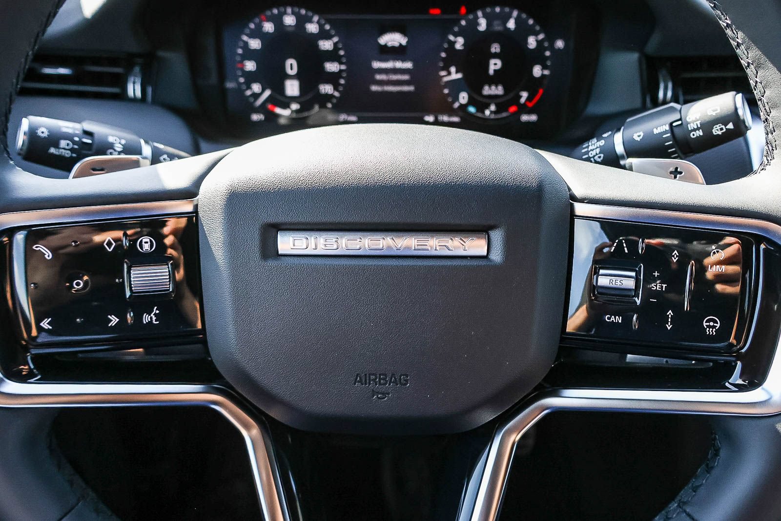New 2026 Land Rover Discovery Sport Landmark AWD/4WD image 32