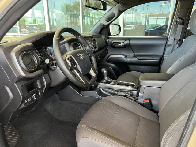 Used 2016 Toyota Tacoma TRD Sport RWD image 9