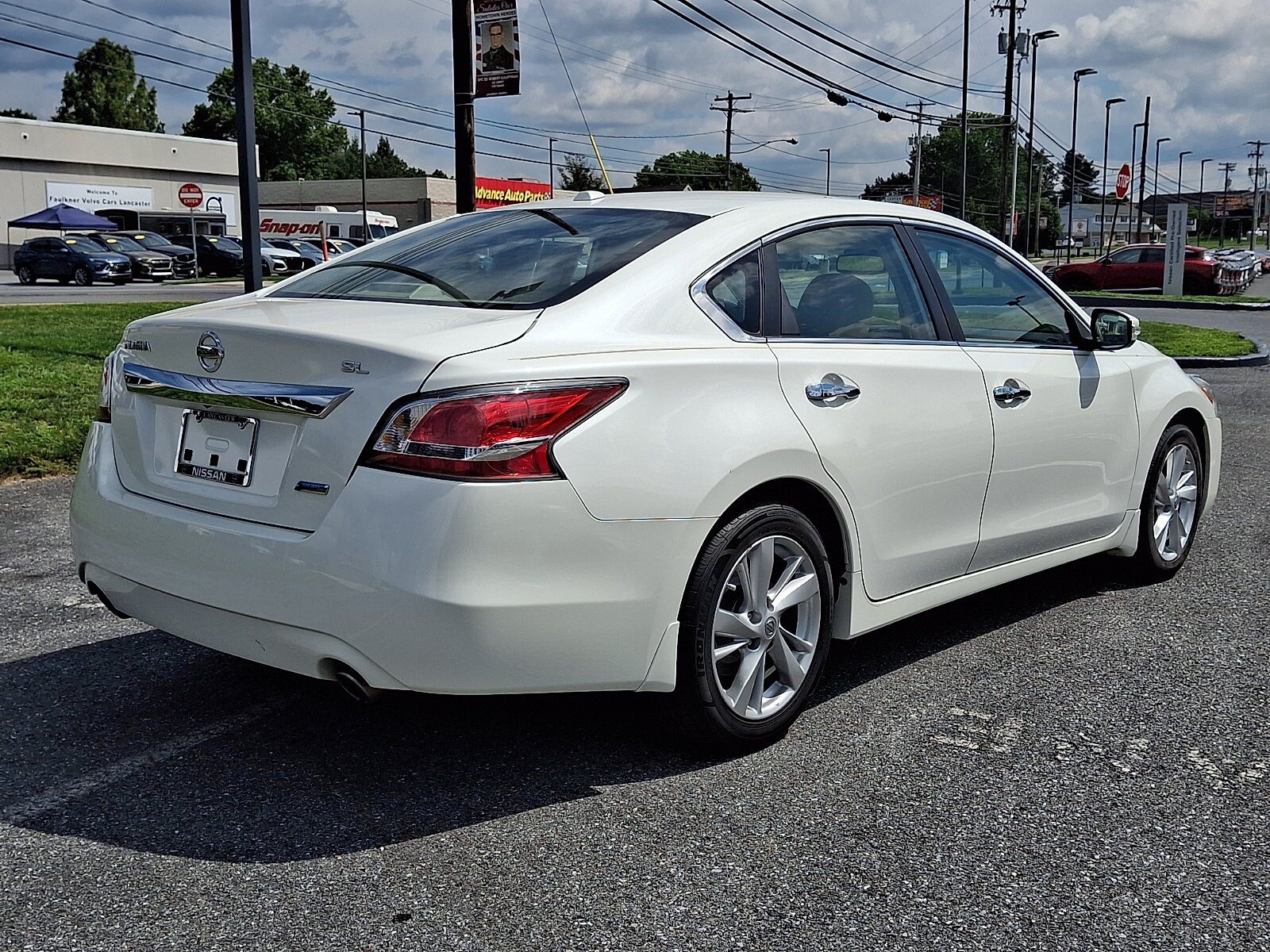 Used 2014 Nissan Altima 2.5 SL w/ Technology Package FWD image 7