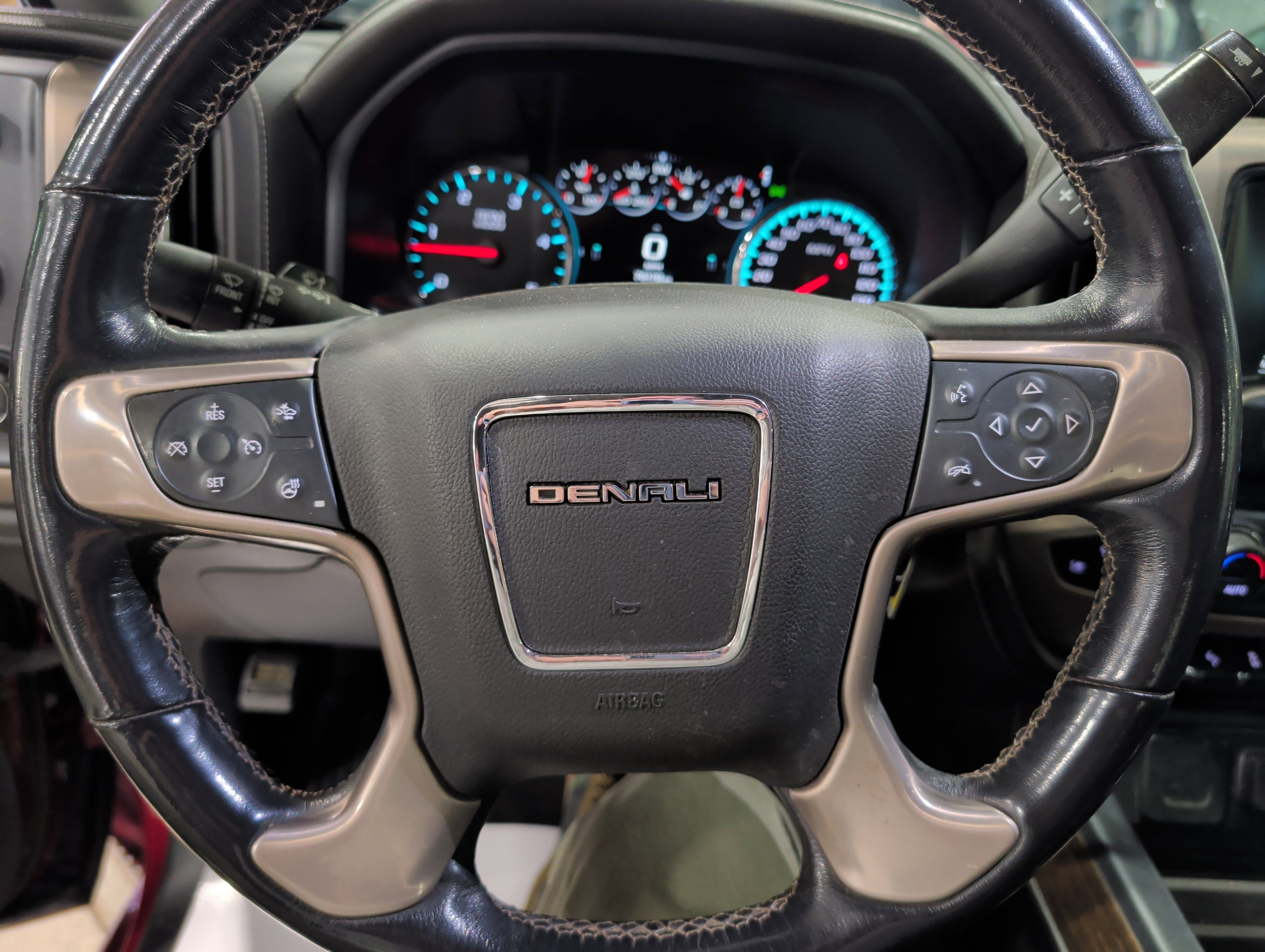 Used 2019 GMC Sierra 3500 Denali w/ Duramax Plus Package image 10