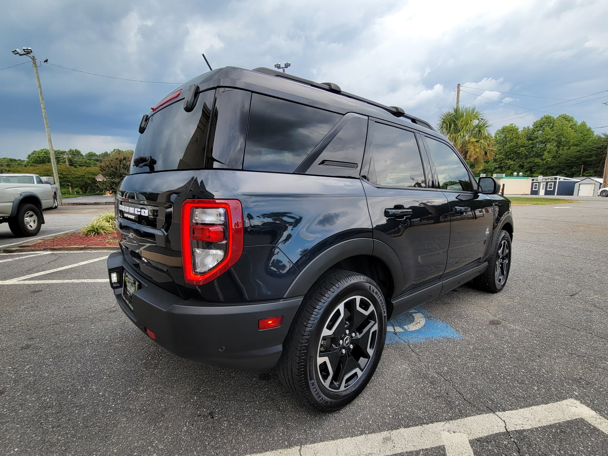 Used 2021 Ford Bronco Sport Outer Banks w/ Outer Banks Package (96D) image 14
