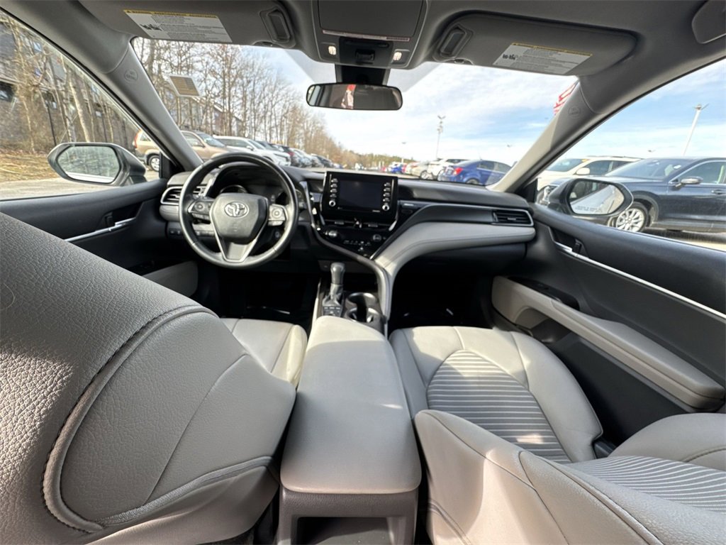 Used 2023 Toyota Camry SE image 21