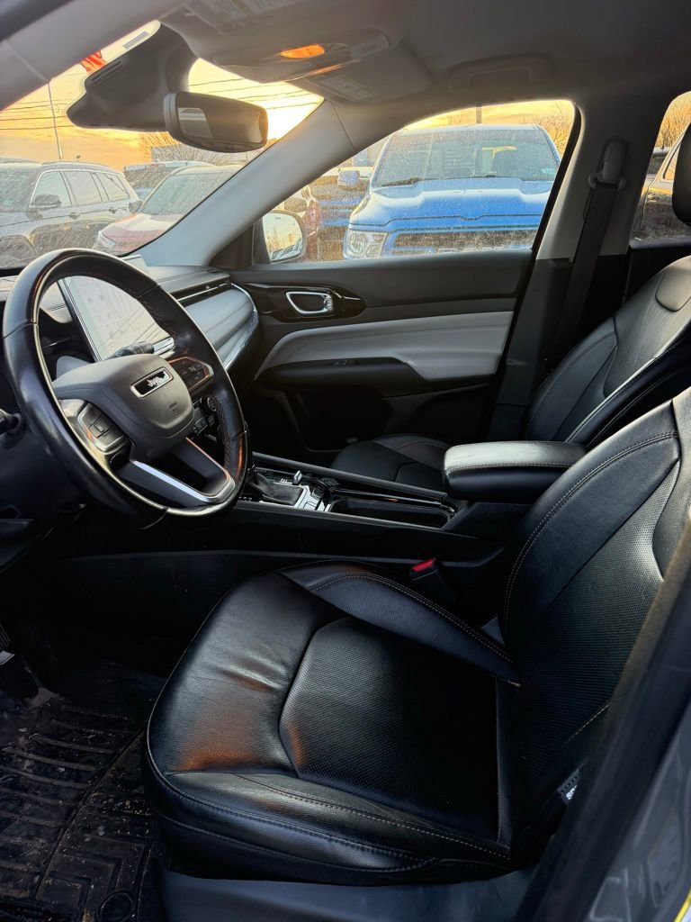 Used 2022 Jeep Compass Limited image 4