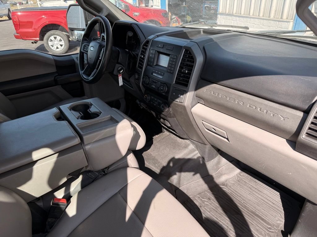 Used 2020 Ford F250 XL w/ Power Equipment Group AWD/4WD image 17