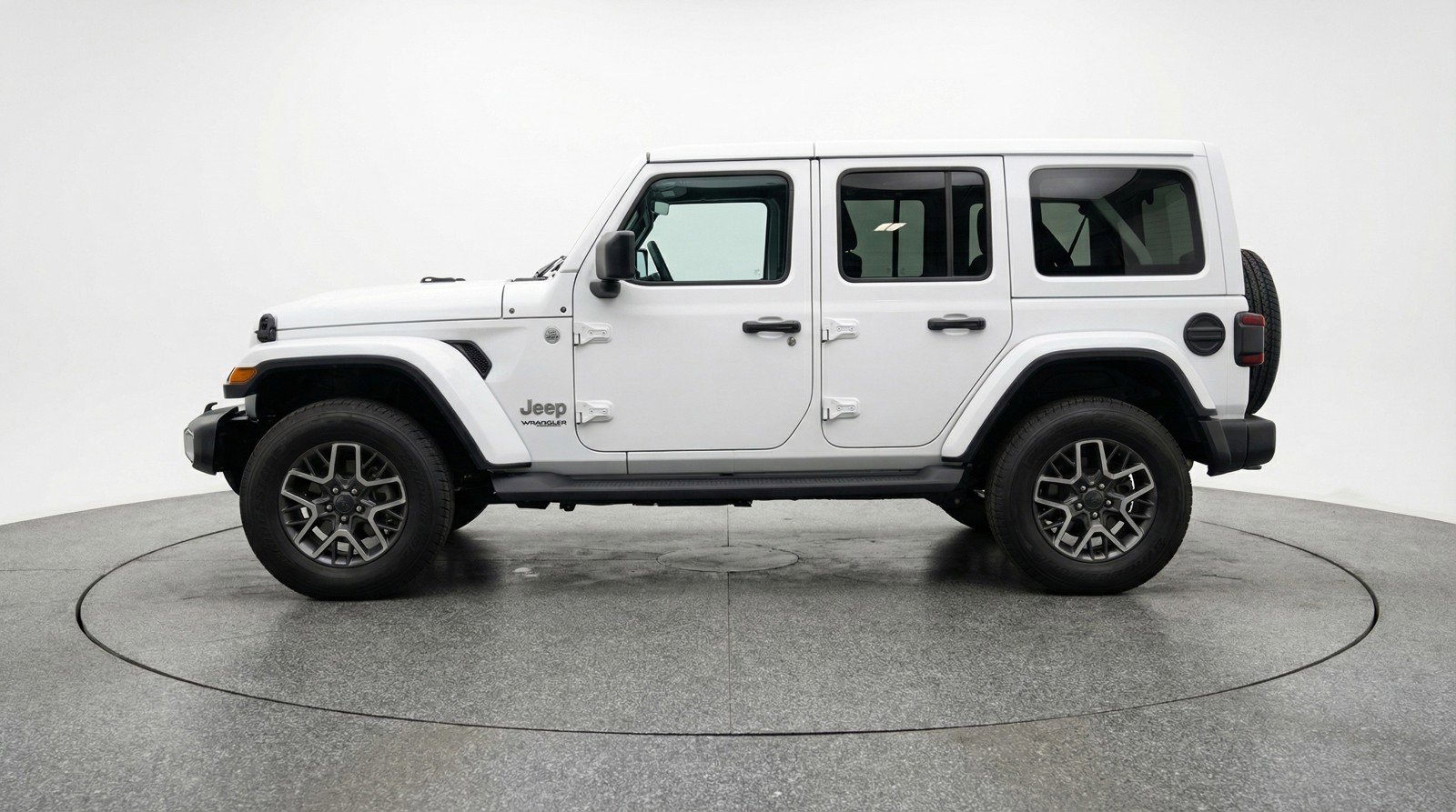 Used 2025 Jeep Wrangler Sahara image 5
