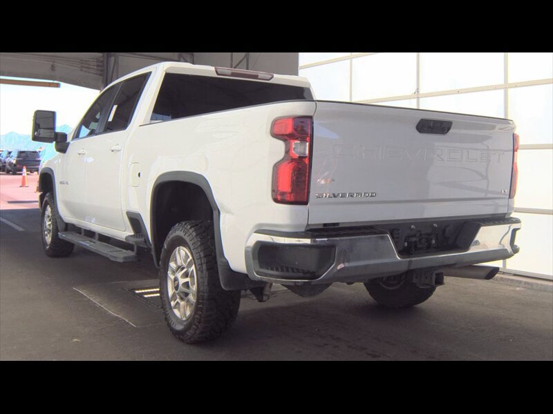 Used 2022 Chevrolet Silverado 2500 LT w/ Convenience Package AWD/4WD image 5