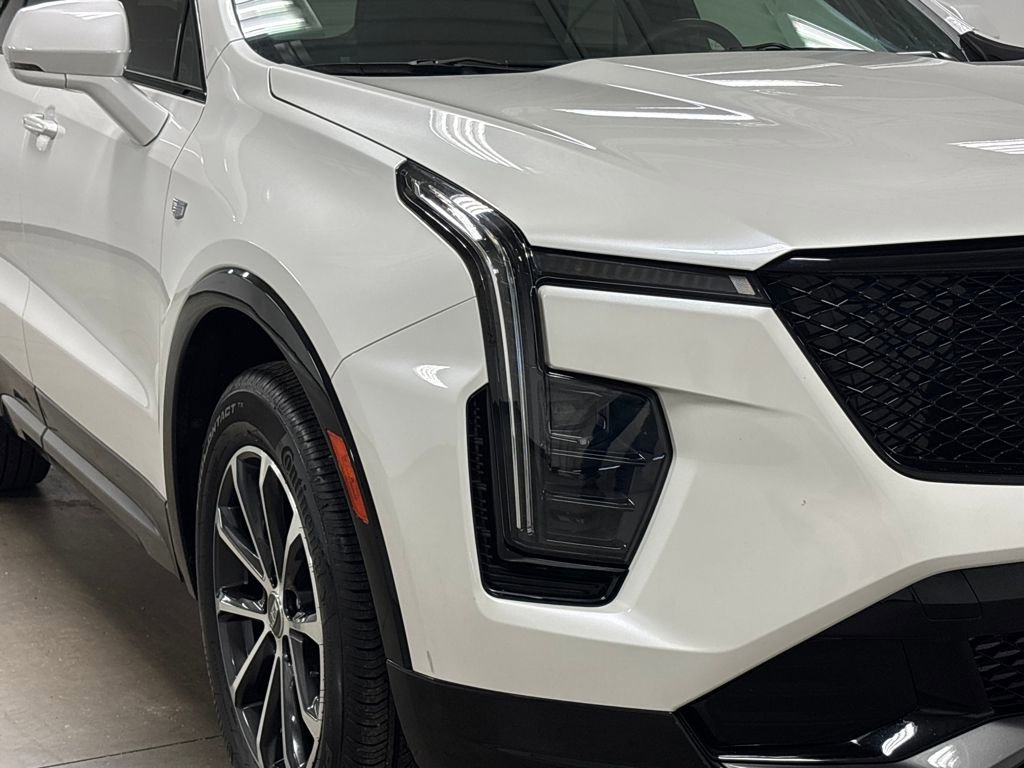 Used 2024 Cadillac XT4 Sport w/ Cold Weather Package image 4