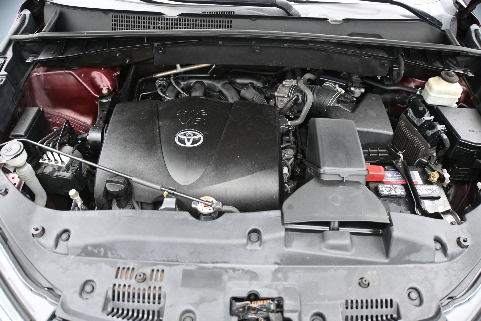 Used 2018 Toyota Highlander Limited Platinum w/ Carpet Mat Package (TMS) AWD/4WD image 25