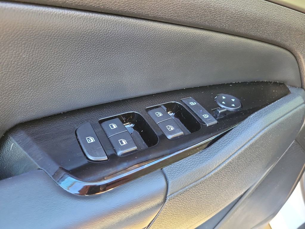 Used 2024 Kia Sportage EX image 19