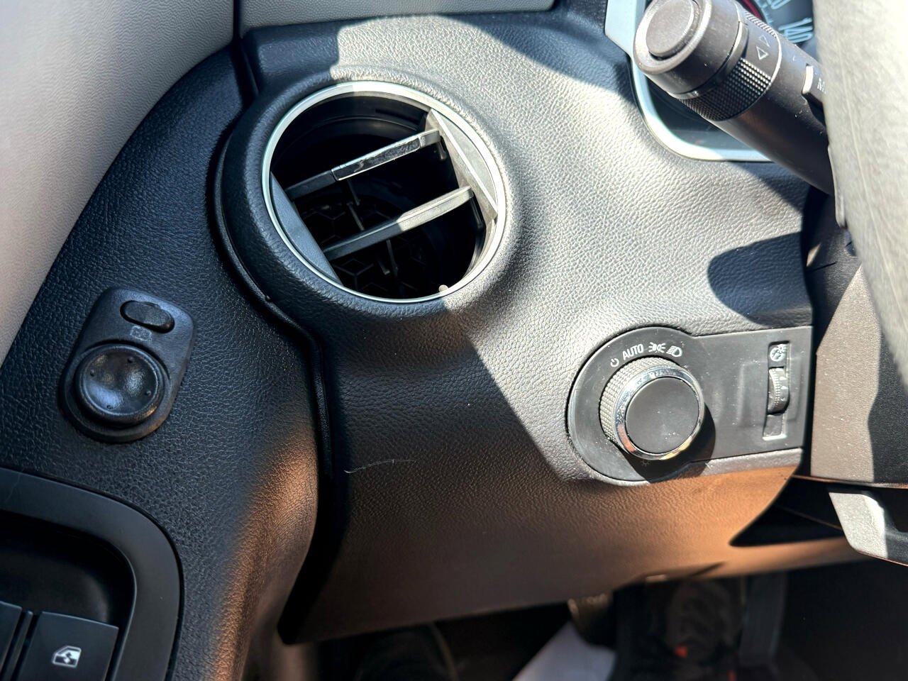 Used 2010 Chevrolet Camaro LS image 14