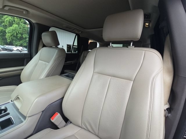 Used 2020 Ford Expedition XLT w/ Equipment Group 202A RWD image 25
