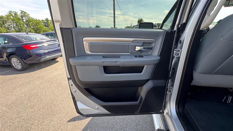 Used 2018 RAM 1500 Big Horn AWD/4WD image 40