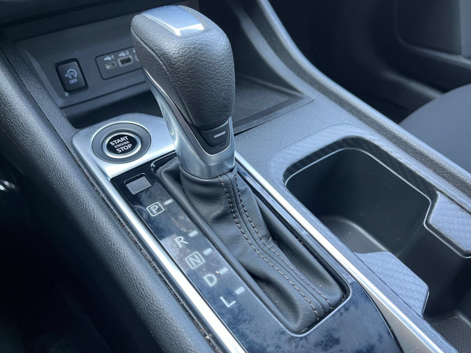 Used 2025 Nissan Sentra SV FWD image 41