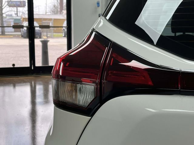 Used 2024 Nissan Kicks SV image 12