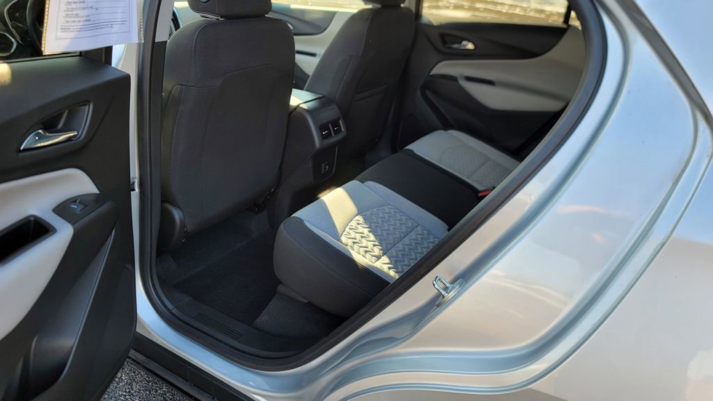 Used 2022 Chevrolet Equinox LT image 25