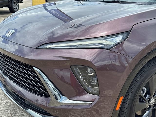Used 2025 Buick Envision Sport Touring image 2