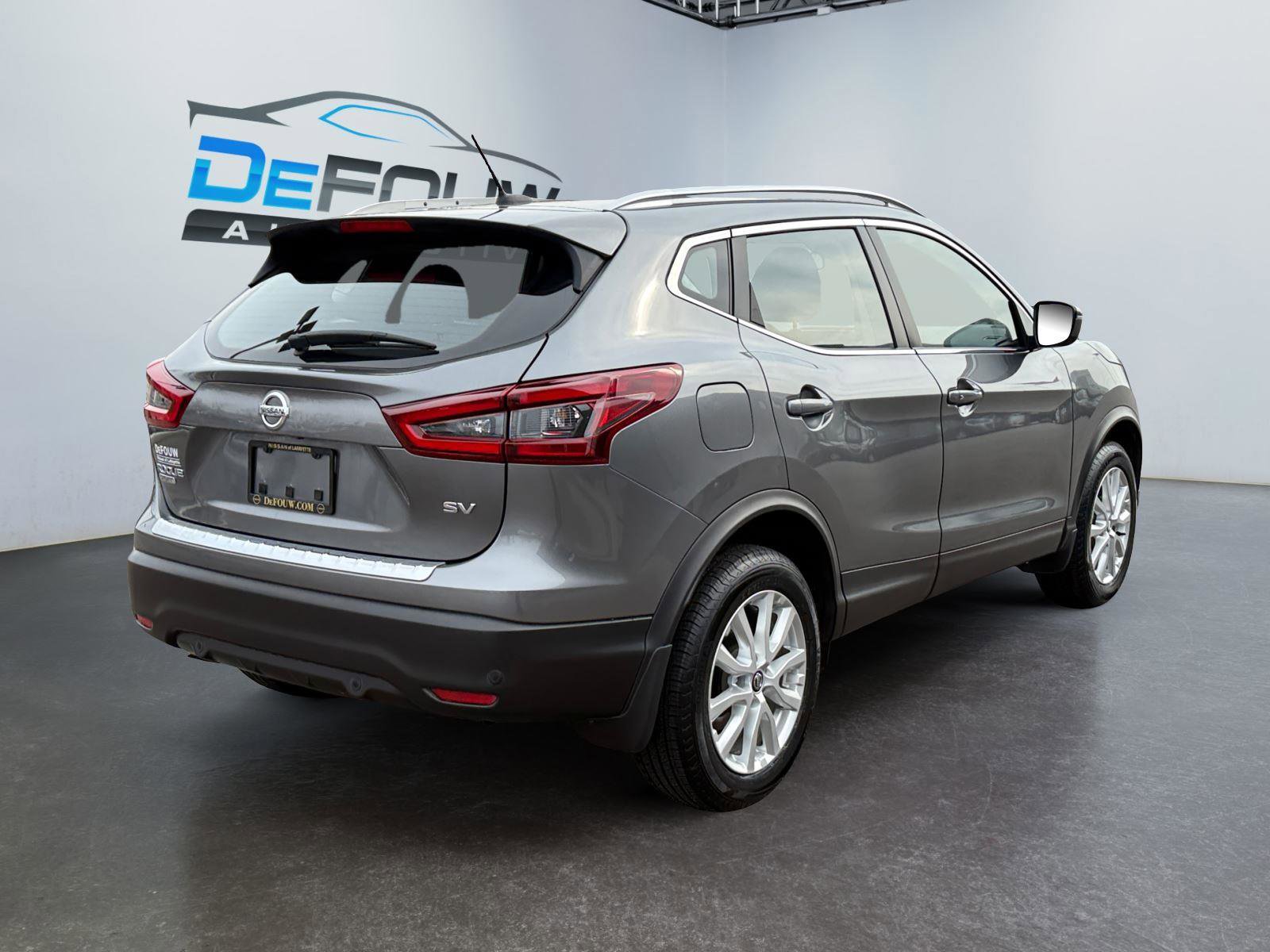 Used 2022 Nissan Rogue Sport SV image 3