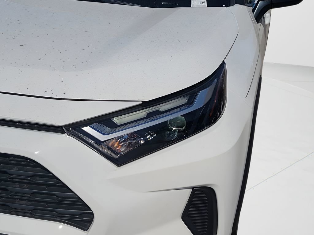 Used 2024 Toyota RAV4 LE image 10