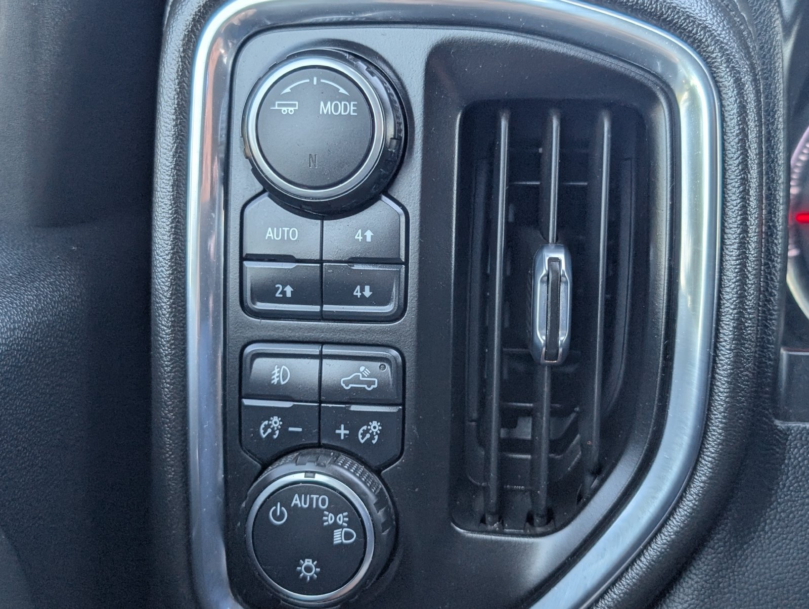 Used 2023 Chevrolet Silverado 2500 LT w/ Convenience Package AWD/4WD image 7