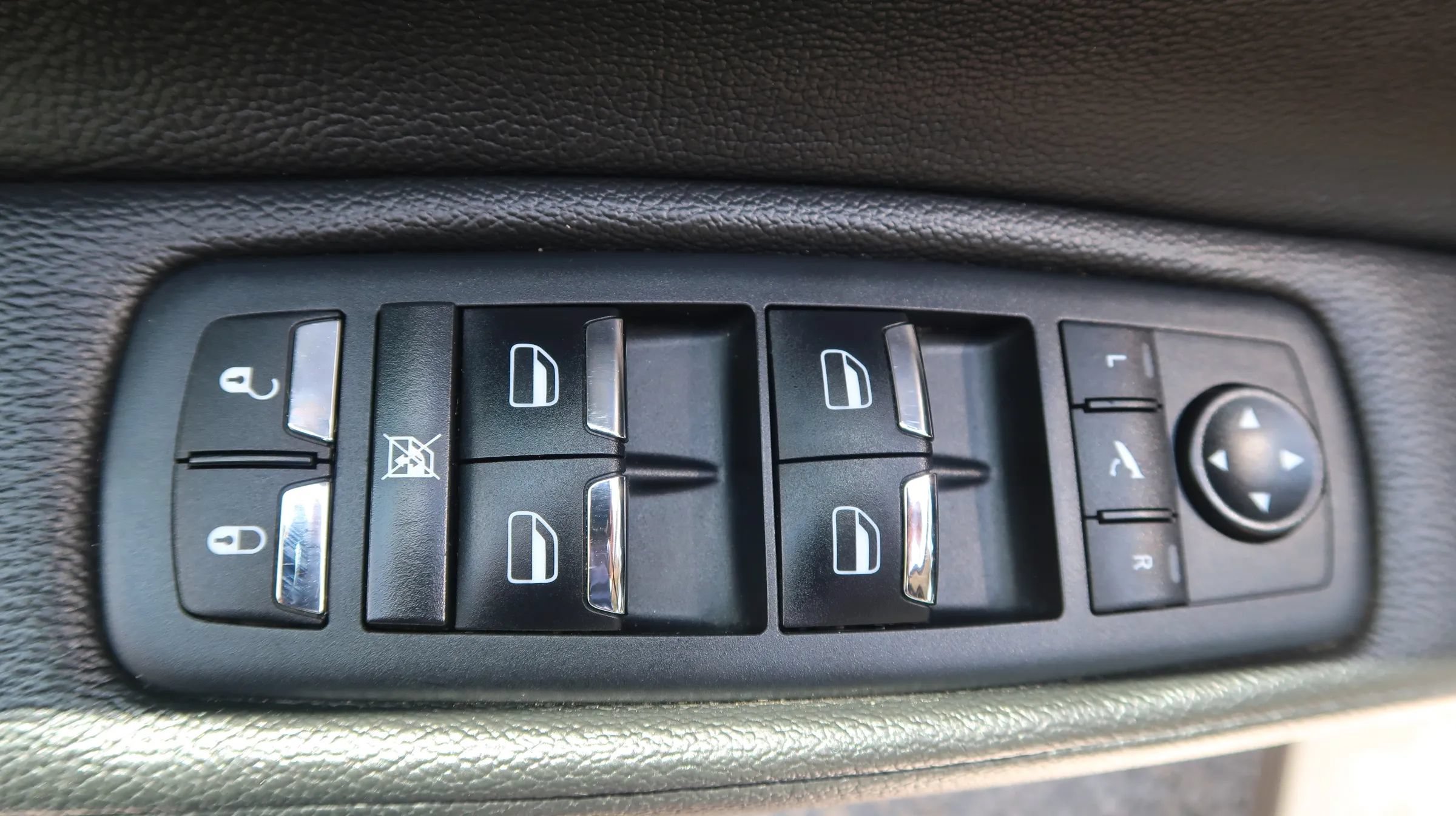 Used 2020 Maserati Ghibli RWD image 32
