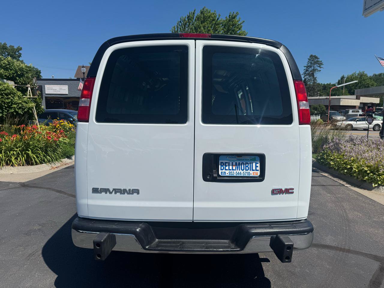 Used 2025 GMC Savana 2500 w/ Driver Convenience Package RWD image 4