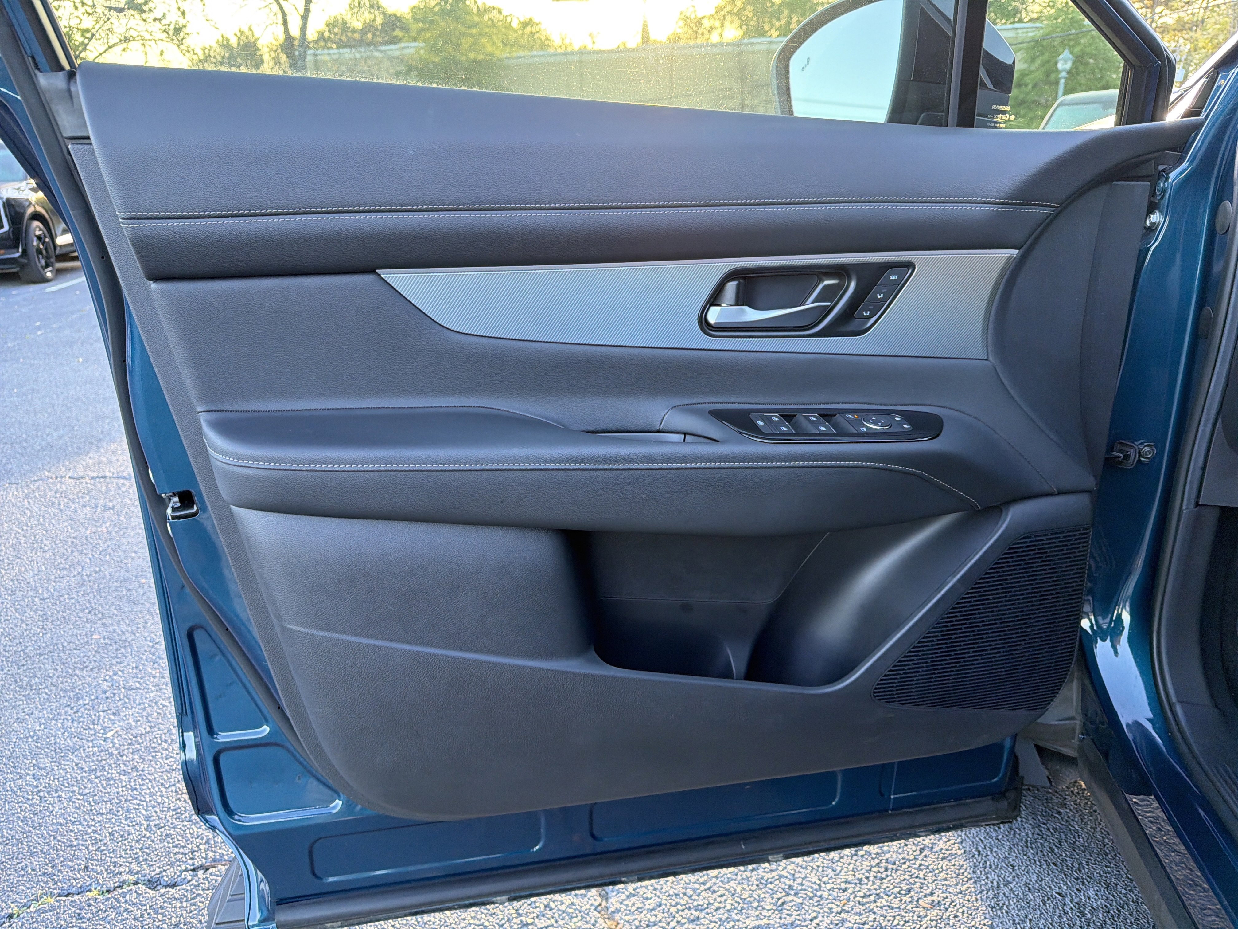 Used 2025 Nissan Murano SL w/ Cargo Package image 13