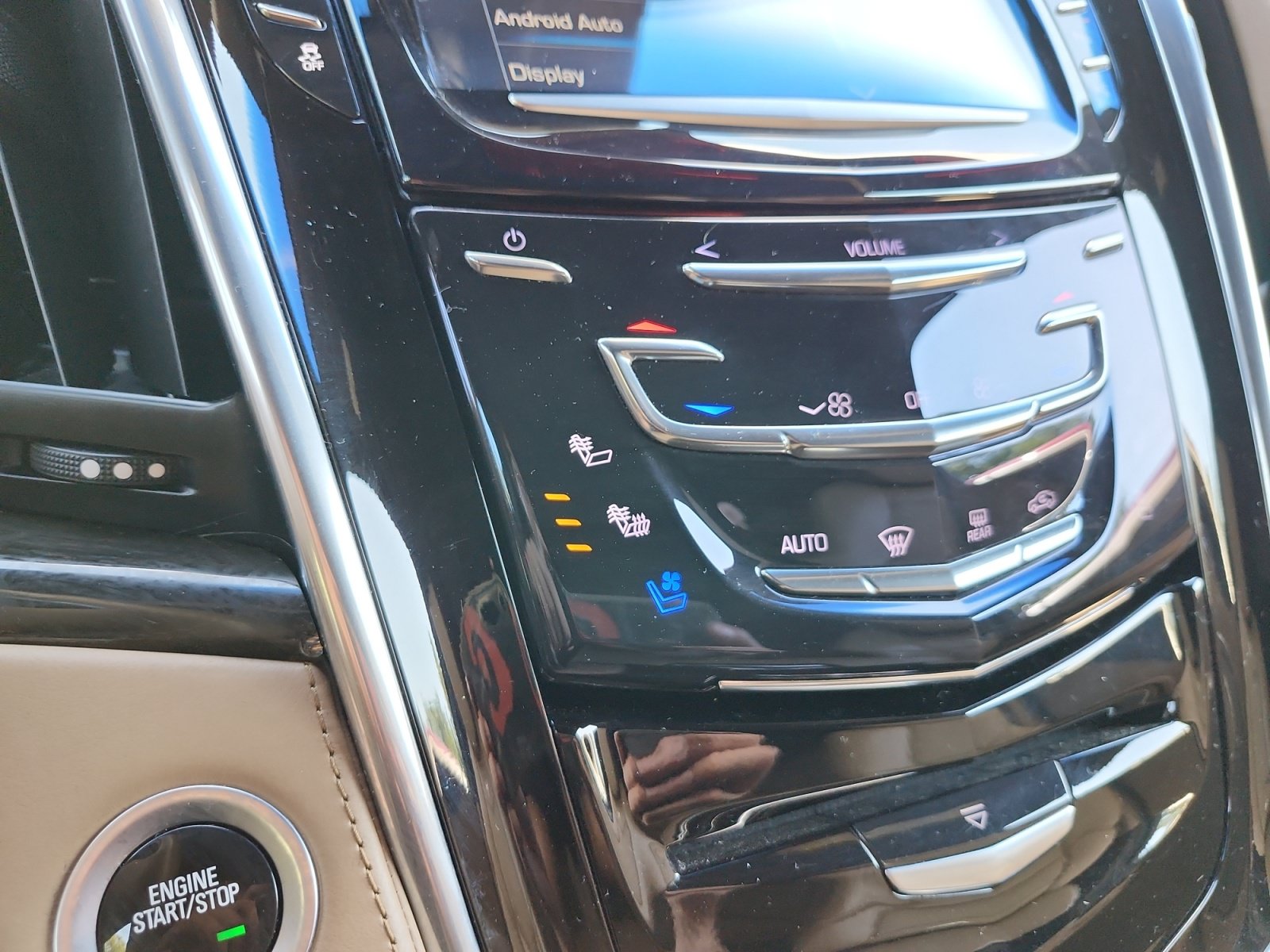 Used 2018 Cadillac Escalade Platinum AWD/4WD image 28