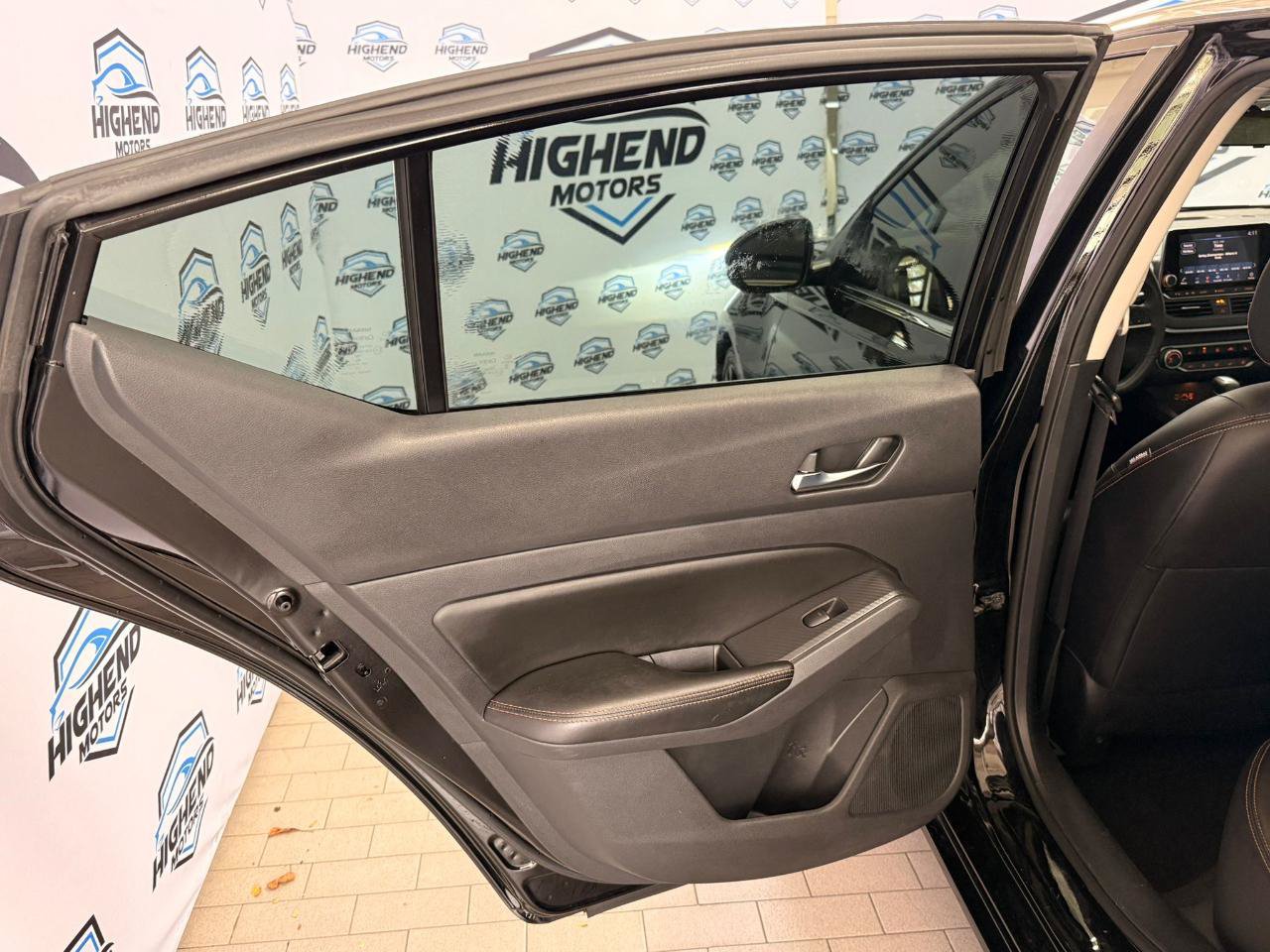 Used 2022 Nissan Altima 2.5 SR w/ Midnight Edition Package FWD image 16