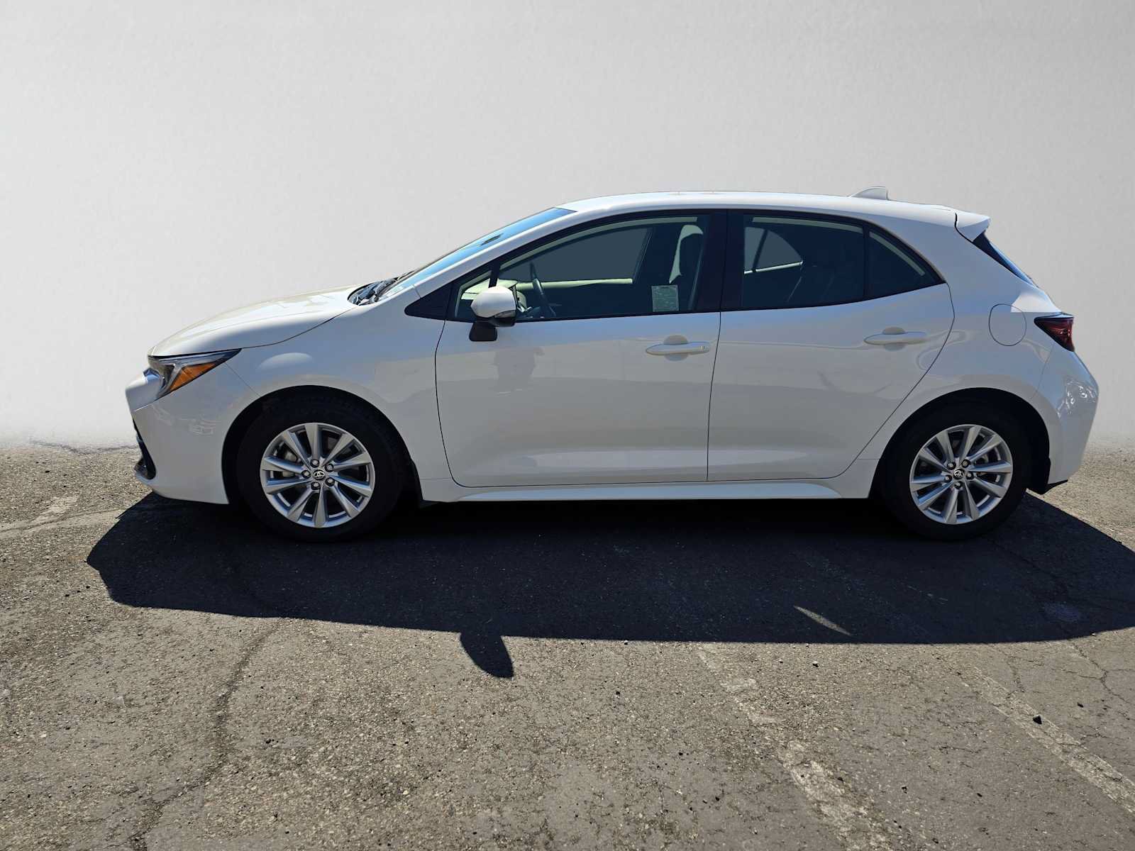 Used 2025 Toyota Corolla SE FWD image 6