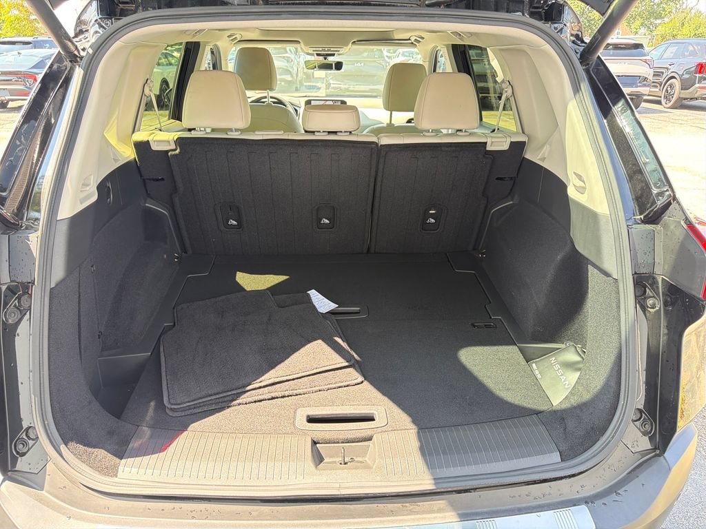 Used 2023 Nissan Rogue SL w/ SL Premium Package FWD image 29
