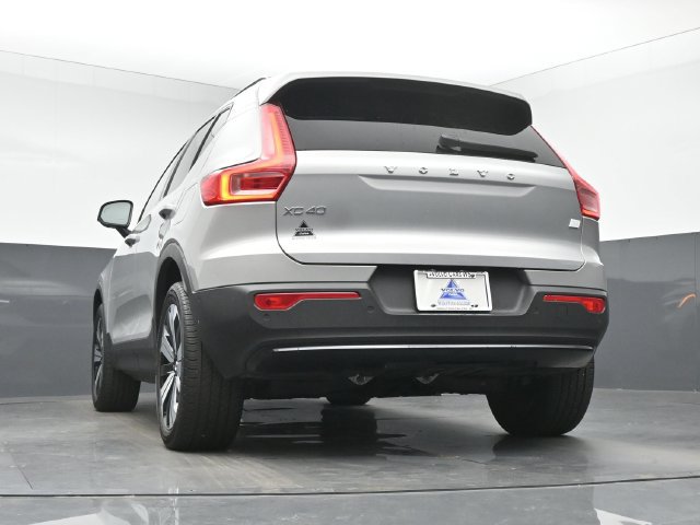 Used 2023 Volvo XC40 Recharge Plus AWD/4WD image 37